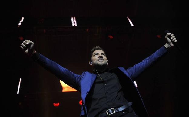 David Bisbal celebra su madurez con un gran cumpleaños en el Teatro Real