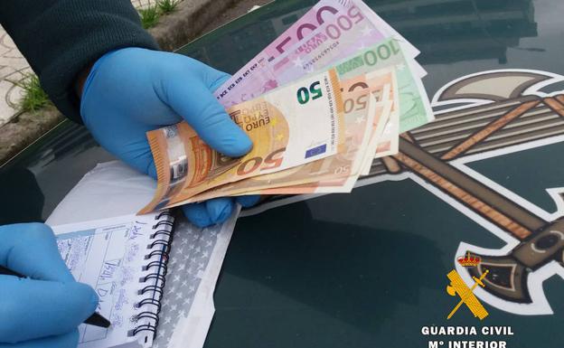 La Guardia Civil detiene a un camello de 16 años que vendía hachís a alumnos del instituto de Puente San Miguel