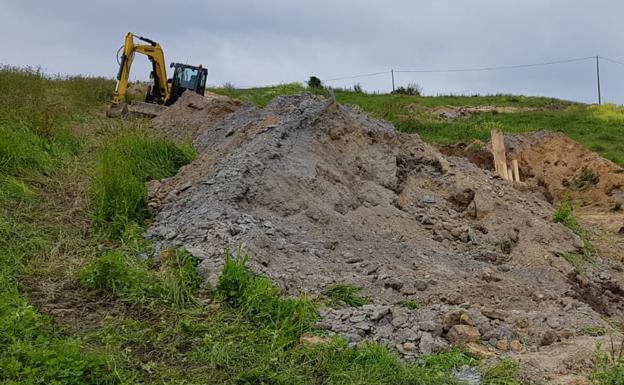 Un trabajador muere sepultado en unas obras de saneamiento en Ubiarco