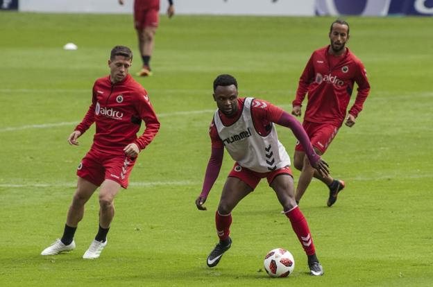 El Racing podrá alinear a dos extracomunitarios