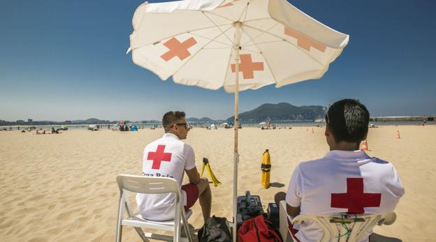 «Es muy grave que una playa como la de Laredo no tenga socorristas»