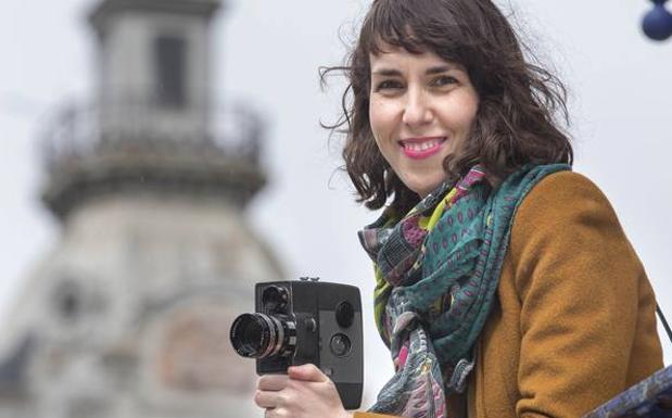 Marta Solano estrena hoy en la Filmoteca un corto sobre la vida de las ganaderas de leche de Cantabria