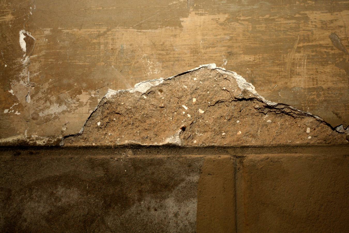 Mal estado en el que se encuentra la iglesia de Nuestra Señora de la Asunción de Torrelavega