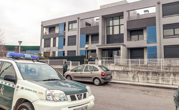 La Guardia Civil intensificará sus actuaciones contra las ocupaciones de viviendas y los enganches ilegales en Polanco