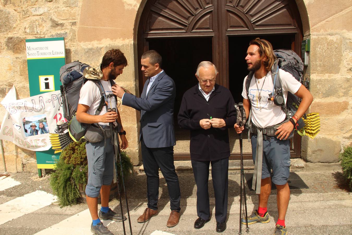 Los peregrinos llegan a Santo Toribio