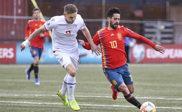 El último gran día de Isco en el Bernabéu fue con España