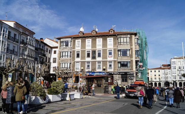 Casi 600 vecinos apoyan la apertura de un centro de euskera en Castro Urdiales