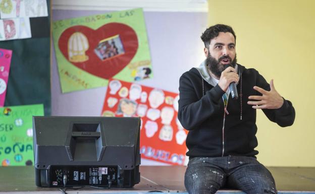 Huecco, en Santander: «A veces las cosas más raras son las que más bonitas salen»