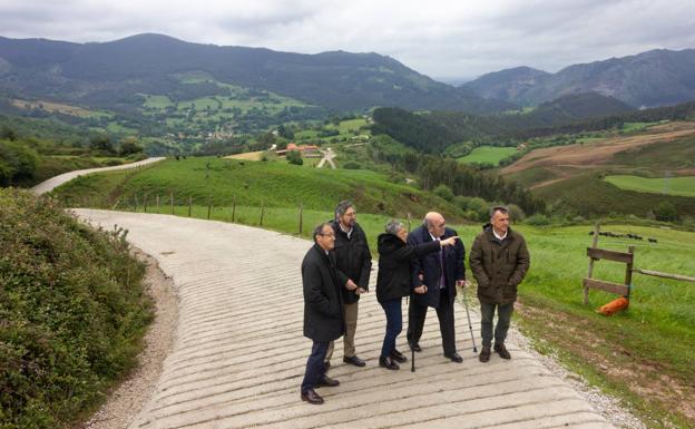 Medio Rural cierra el mandato con la mejora de varias pistas forestales en Los Corrales