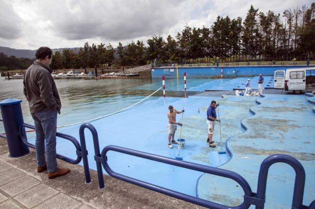 Lavado de cara a la playa artificial de Punta Parayas