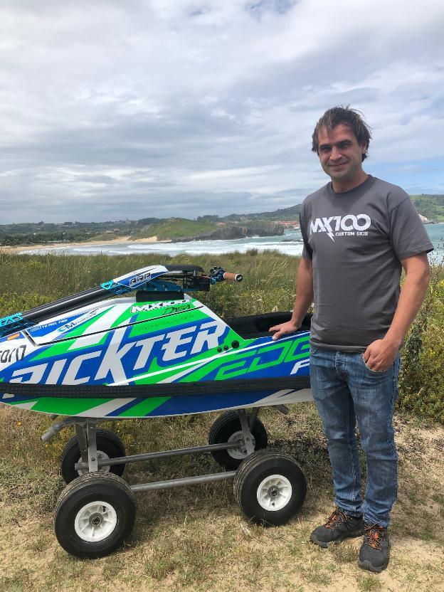 «Nunca había visto hacer ni tan siquiera los trucos más básicos del jet ski»