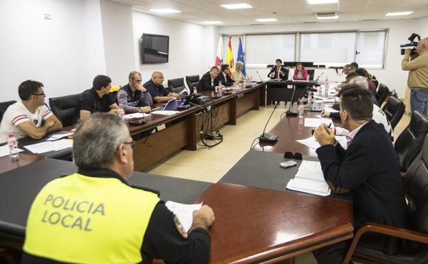 Los policías locales en prácticas de Cantabria no podrán portar armas ni prestar servicios operativos