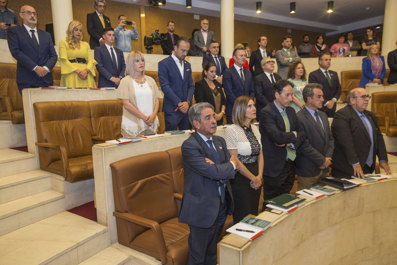 Pleno de constitución del Parlamento de Cantabria