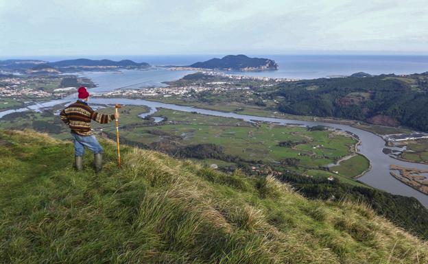 Vistas a la cuenca baja del Asón