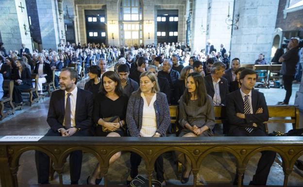 La iglesia de Santa Lucía se llena en el último adiós a Rafael de la Sierra