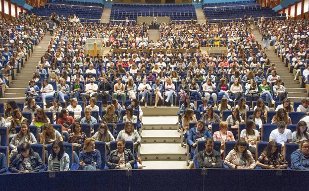 Cinco mil docentes de toda la región inician una oposición sin precedentes