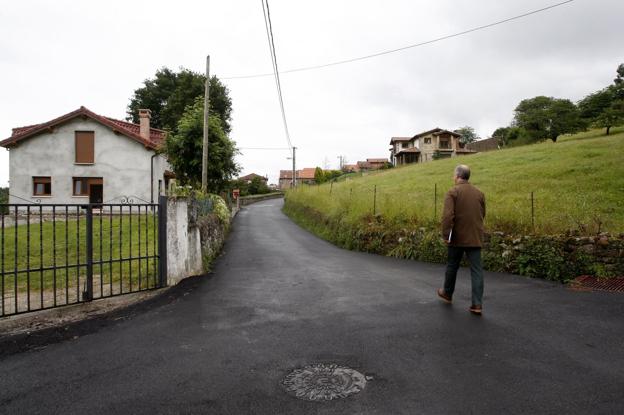 El plan de asfaltado de Viérnoles permite mejorar cinco viales en tres barrios
