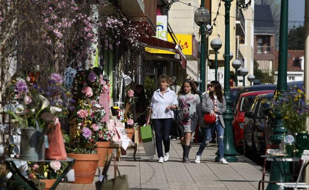 La asociación de comerciantes de Nueva Ciudad celebra esta semana su 20 aniversario