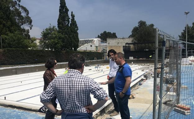 La apertura de la piscina se retrasa