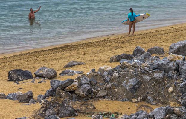 «No admitiremos quedarnos sin playa en La Magdalena», advierte Igual al Ministerio