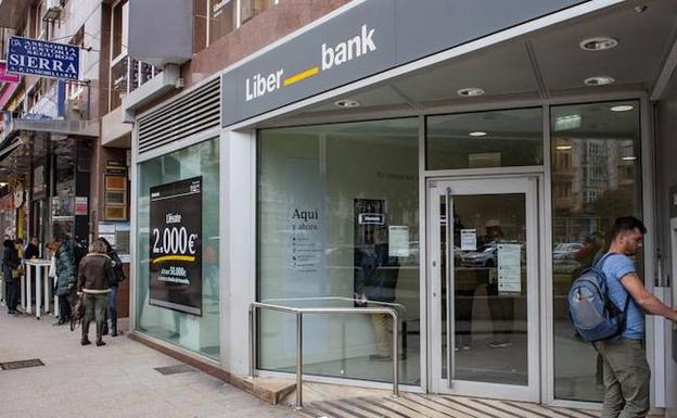 Una sentencia declara nula la cláusula suelo de una hipoteca de Liberbank a un exempleado