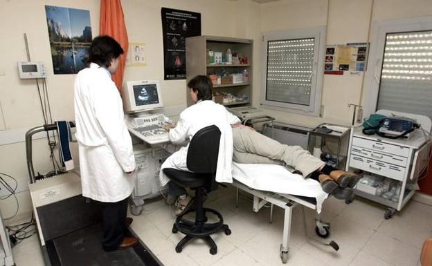 Los centros de salud y las Urgencias se preparan para un «verano complicado»