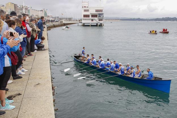 La élite de las traineras regresa este sábado a la bahía de Santander