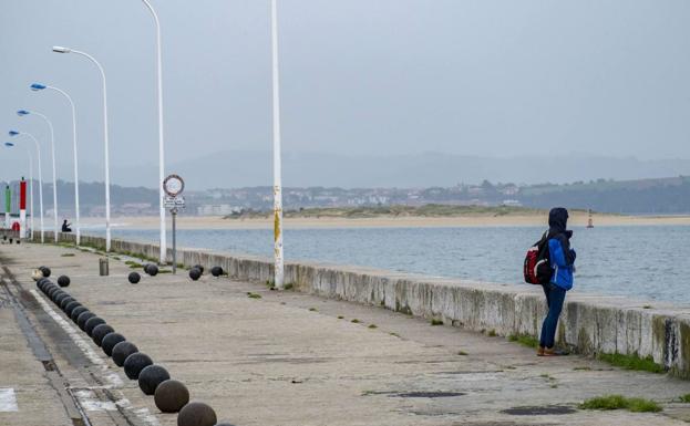 El Puerto da permiso al Club Marítimo para instalar un pantalán flotante al sur de la dársena de Molnedo