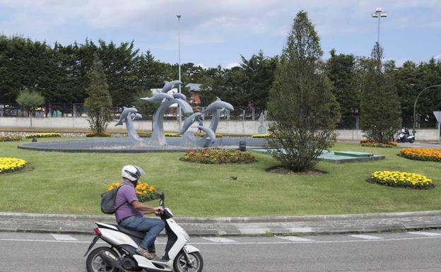 Una rotonda cada 440 metros en la Avenida de Los Castros