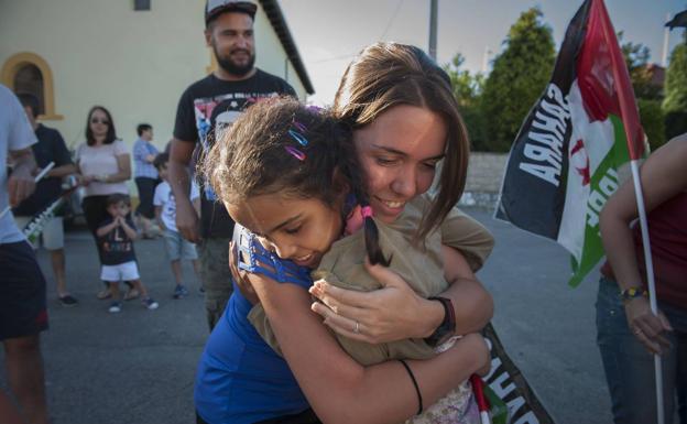 Los 81 niños saharauis del programa 'Vacaciones en Paz' llegan hoy a Cantabria