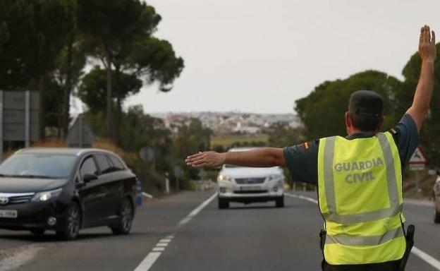 La DGT alerta de una estafa con multas de 1.530 euros