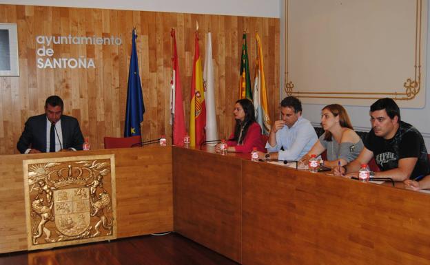 Santoña aprueba una subida del 41,66% en la partida destinada a sueldos de los concejales liberados
