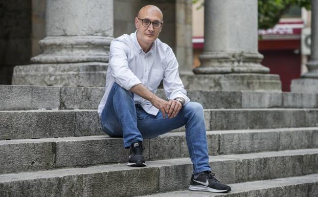 «No hay un único camino poético, nunca lo ha habido»