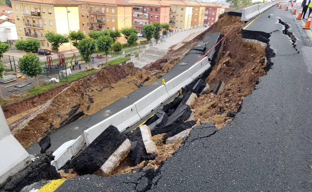 Noriega confía en que el carril de la A-67 se pueda abrir «mañana por la tarde»