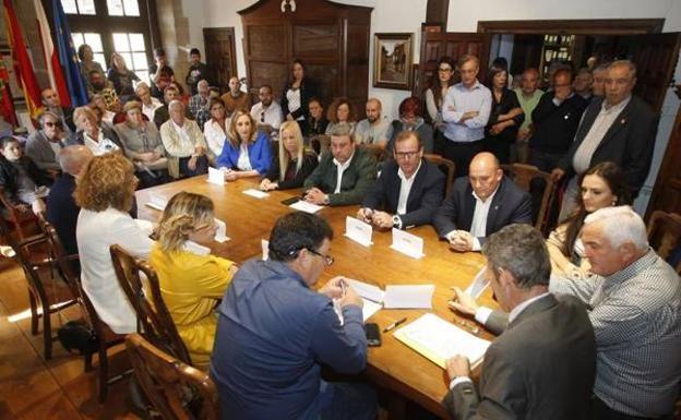 Los sueldos del equipo de gobierno de Santillana del Mar aumentan un 55%