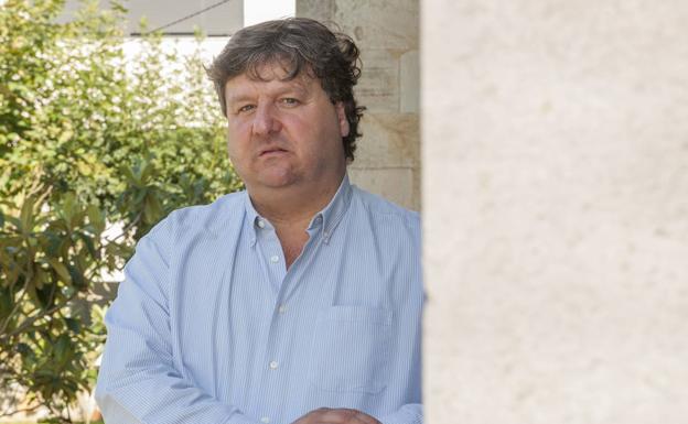 Buruaga pide respetar la presunción de inocencia del alcalde de Santa María de Cayón
