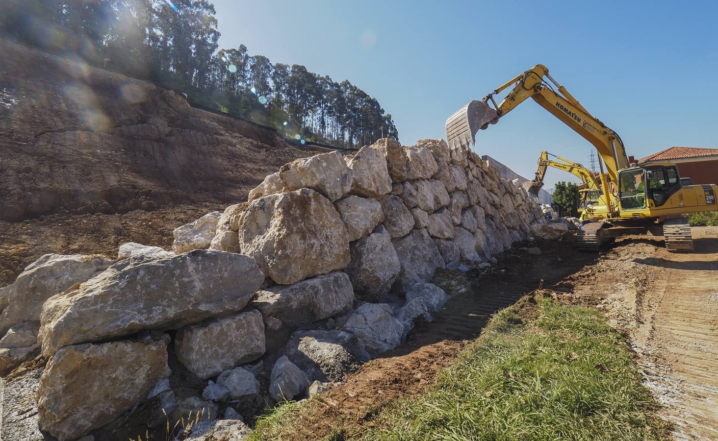 Las obras del argayo de la A-67 en Barreda