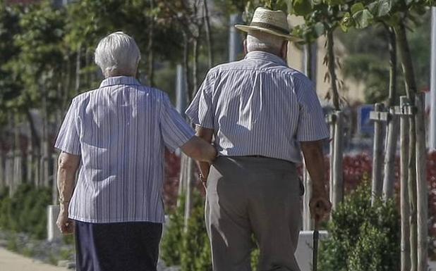 Los mayores de 65 años triplicarán el número de jóvenes en Cantabria en quince años