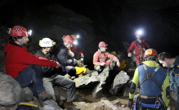 Nueve expertos estuvieron atrapados en Coventosa durante 30 horas en el año 2012