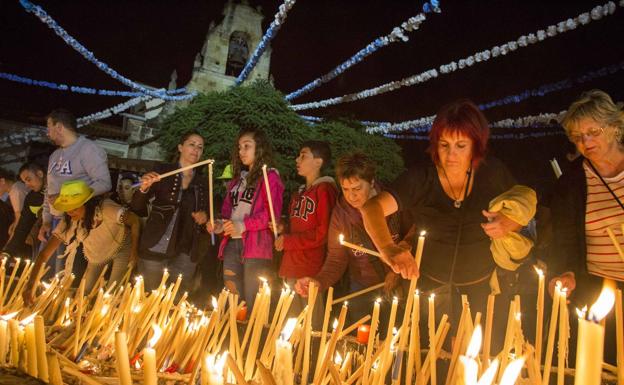 Revilla acoge esta madrugada la romería de las velas y las misas en honor a la Virgen del Carmen