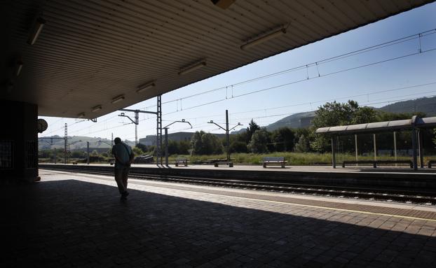 La huelga de trenes afectará a uno de cada cuatro Cercanías de Cantabria