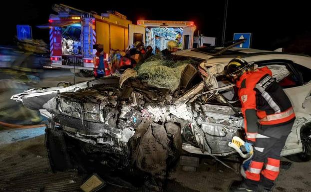 Un kamikaze provoca un brutal accidente con un muerto y cinco heridos en Asturias