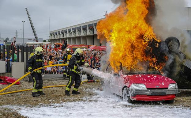 Santander destinará más de 200.000 euros para nuevos trajes de bomberos