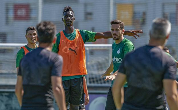 Un 4-4-2 a expensas de los fichajes