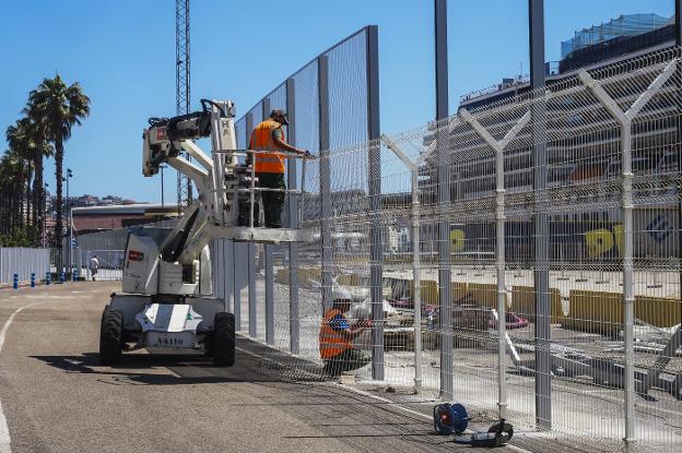 Las obras de la valla del puerto no cierran en verano