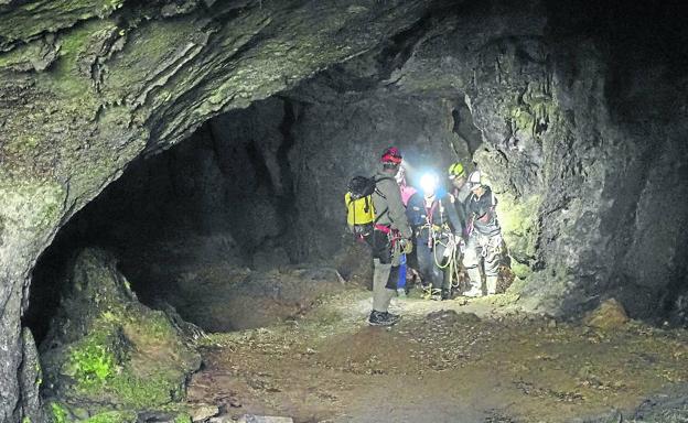 El Gobierno de Cantabria destina cerca de 33.000 euros al año al servicio de espeleosocorro