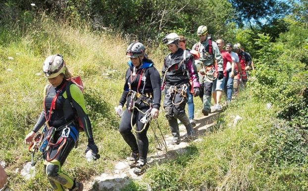 Las espeleólogas rescatadas en Arredondo creen que «ha sido una aventura maravillosa»