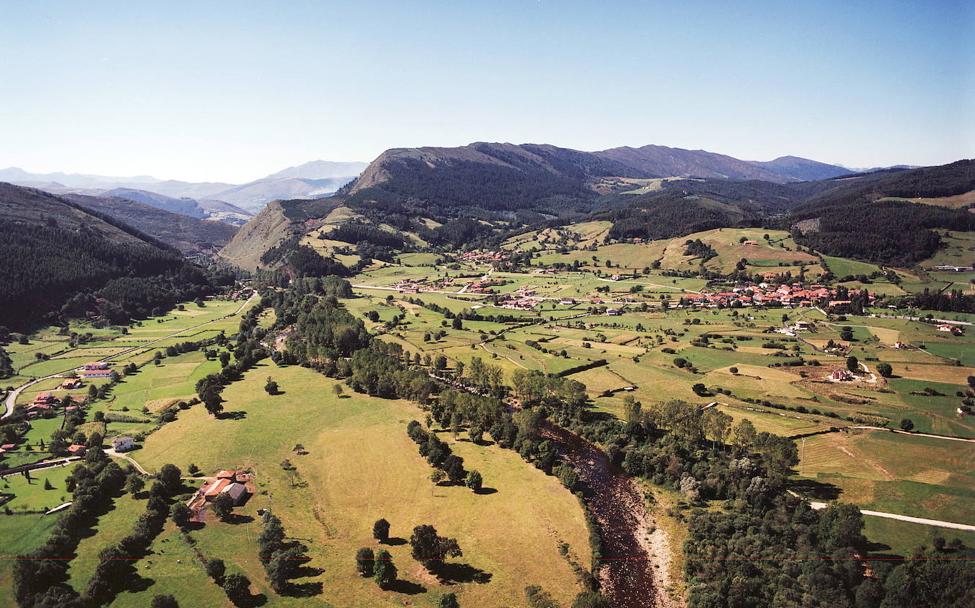 Exhuberantes bosques y paisajes de montaña por la comarca del Saja Nansa