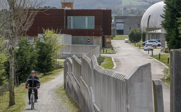 Los camiones con vertidos de Vuelta Ostrera dejarán de pasar por Cortiguera