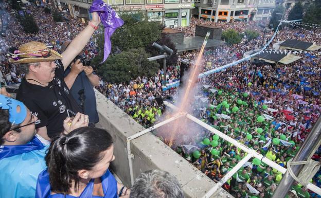 El chupinazo enciende la mecha de la Semana Grande